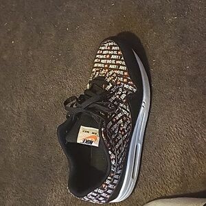 Size 10 Nike air max